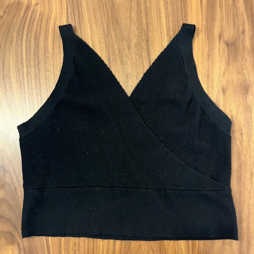 Black V-Neck Knit Crop Top